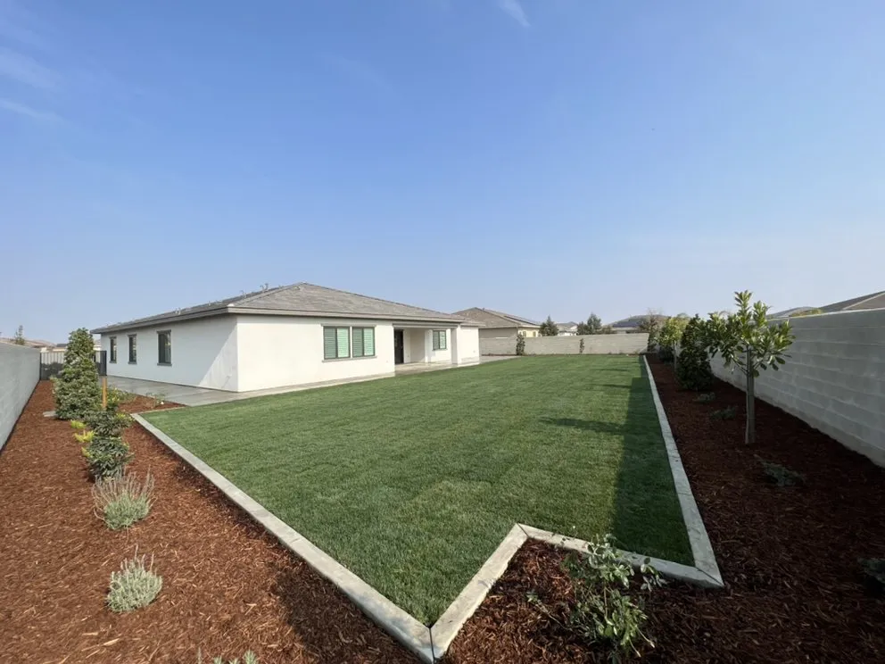 Top-rated lawn mowing service experts serving Bakersfield, CA - JJ Concrete & Landscaping