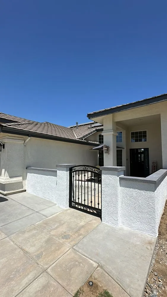 Custom lawn care service experts serving Bakersfield, CA - JJ Concrete & Landscaping