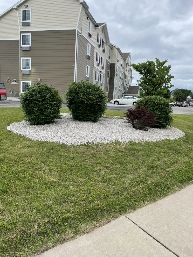 Trusted outdoor landscaping for year-round maintenance across Laquey, MO - J&J Disaster Services