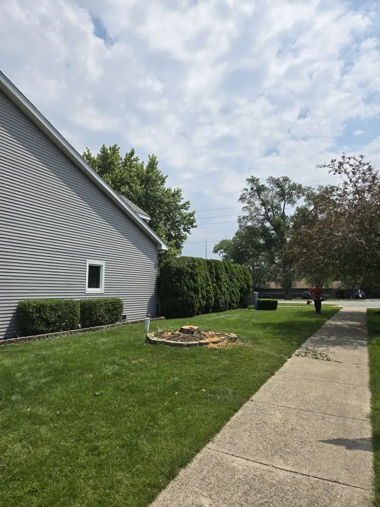 Custom residential landscaping in Griffith, IN - J&J Landscaping and Tree Servie