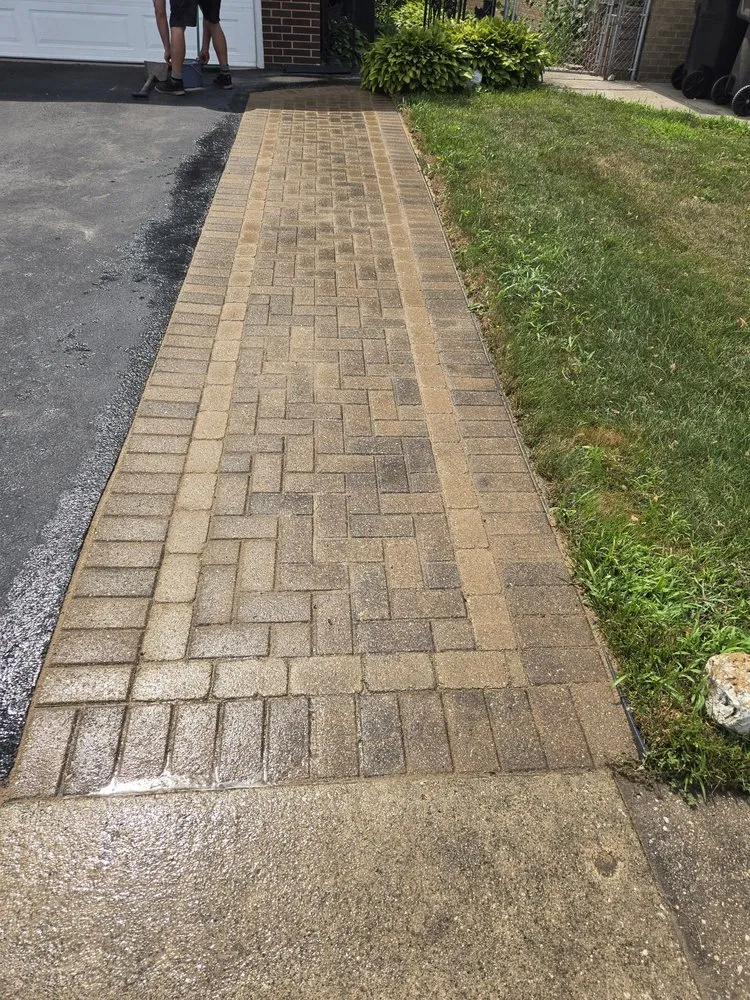 Top-rated lawn care service experts serving Griffith, IN - J&J Landscaping and Tree Servie