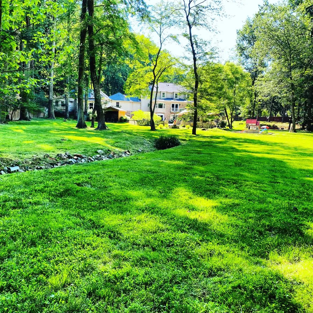 Top-rated lawn care service near you in Boyds, MD by J&J Landscaping