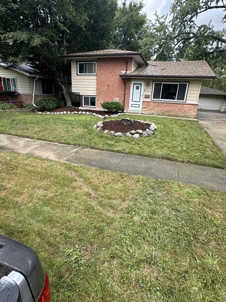 Local residential landscaping in Evanston, IL by JJ Landscaping