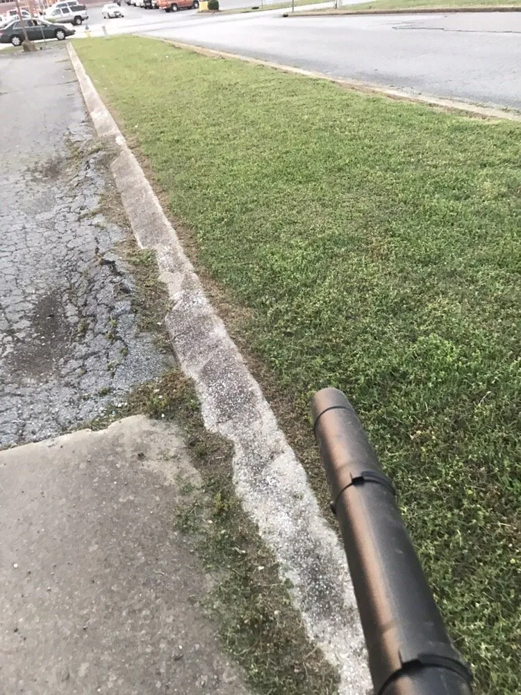 Top-rated garden landscaping for homes in Lawrenceburg, TN by J&J Landscaping