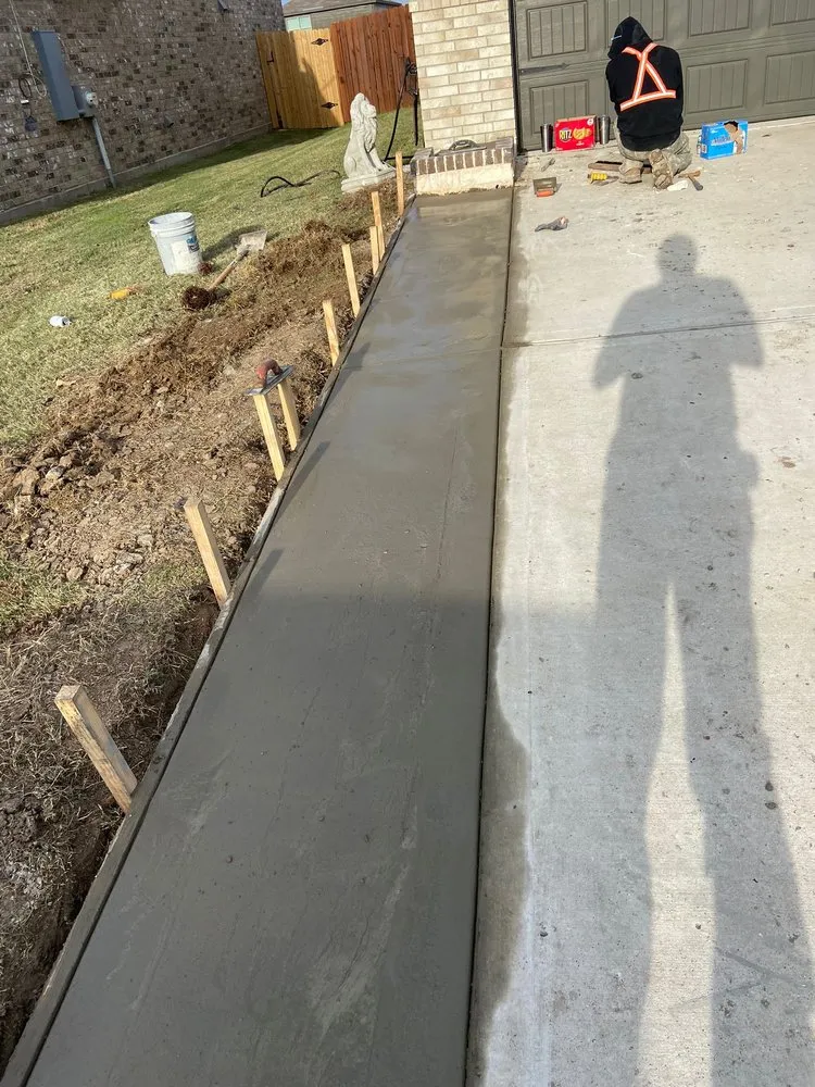 Local lawn care service for year-round maintenance across Desoto, TX - JJ Landscaping Services