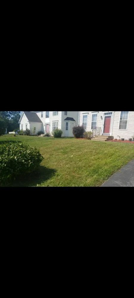 Custom lawn care service for beautiful yards across Worcester, MA - J&J landscaping services