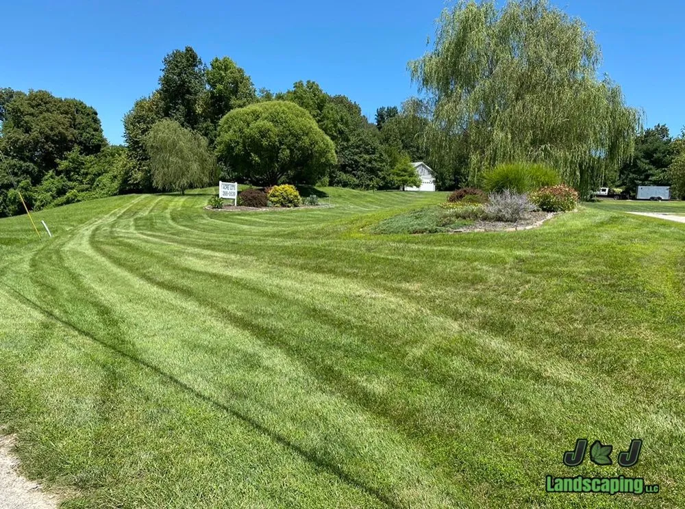 Top-rated yard maintenance with custom design across Troy, IL - J&J Landscaping