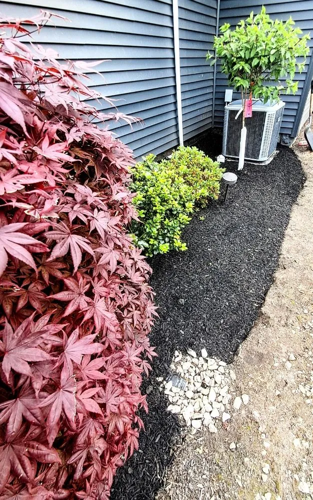 Custom landscaping services experts serving Winchester, IN - J&J Landscaping