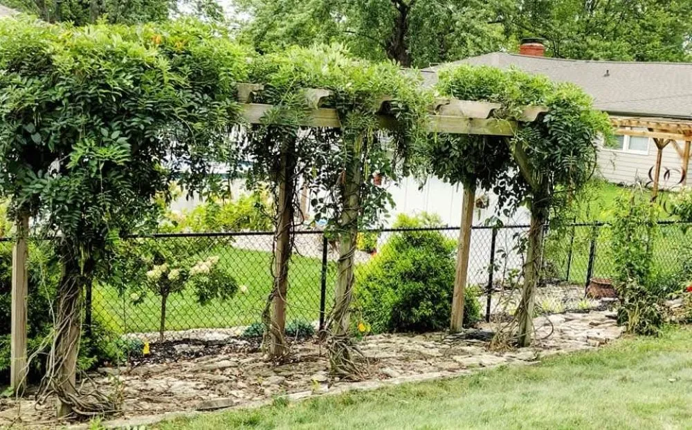 Top-rated garden landscaping in Winchester, IN by J&J Landscaping