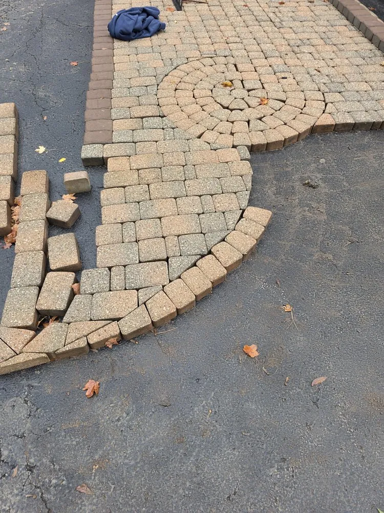 Custom lawn mowing service in Youngstown, OH - J&J Landscaping