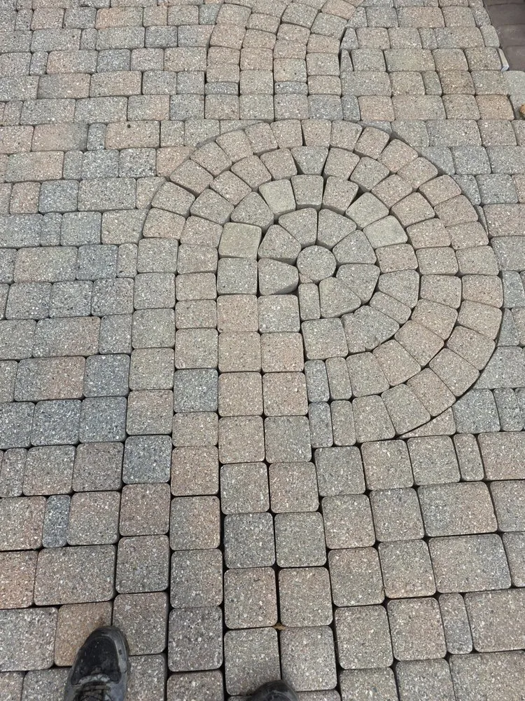 Affordable garden landscaping for year-round maintenance in Youngstown, OH by J&J Landscaping