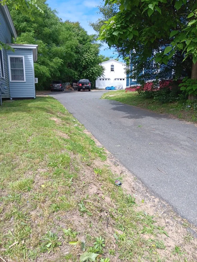 Local yard maintenance in Springfield, MA - J&J Lanscaping & More