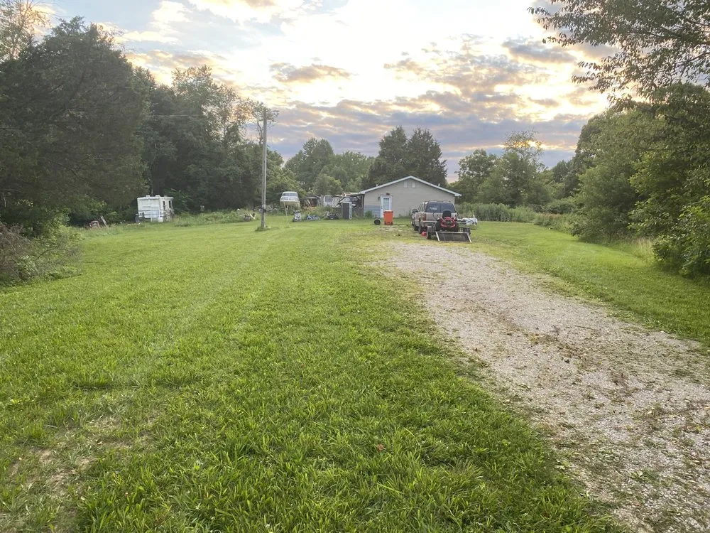 Trusted yard maintenance experts serving Radcliff, KY - JJ Lawn Service