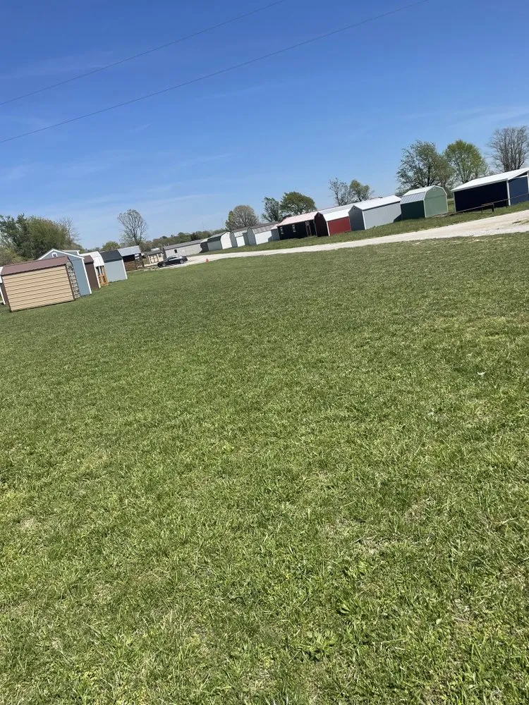 Reliable yard cleanup service in Blue Eye, MO by J&J Lawncare