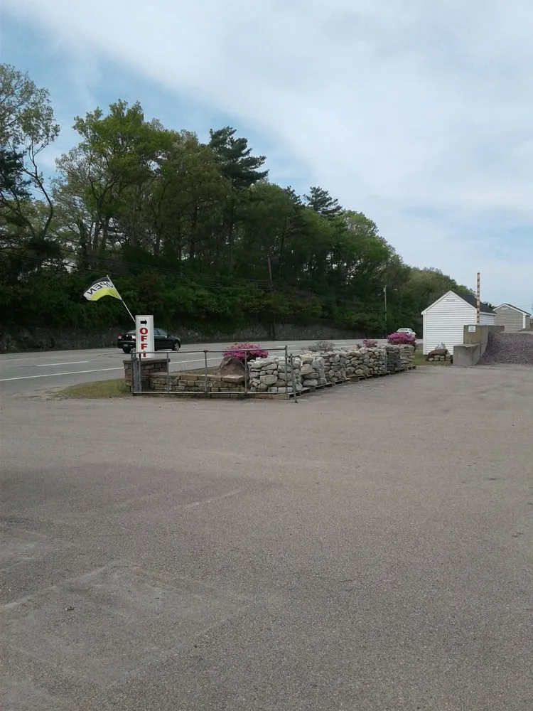 Professional garden landscaping experts serving Coventry, RI - J&J Materials - Coventry