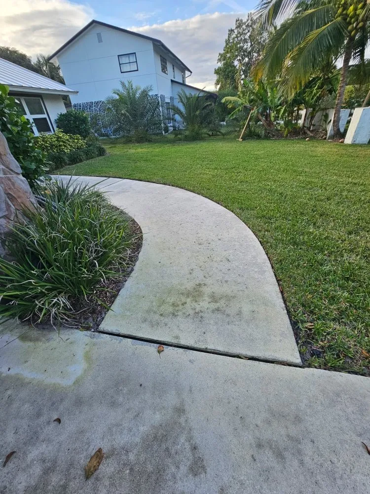 Expert lawn care service in Greenacres, FL - JJ Pavers