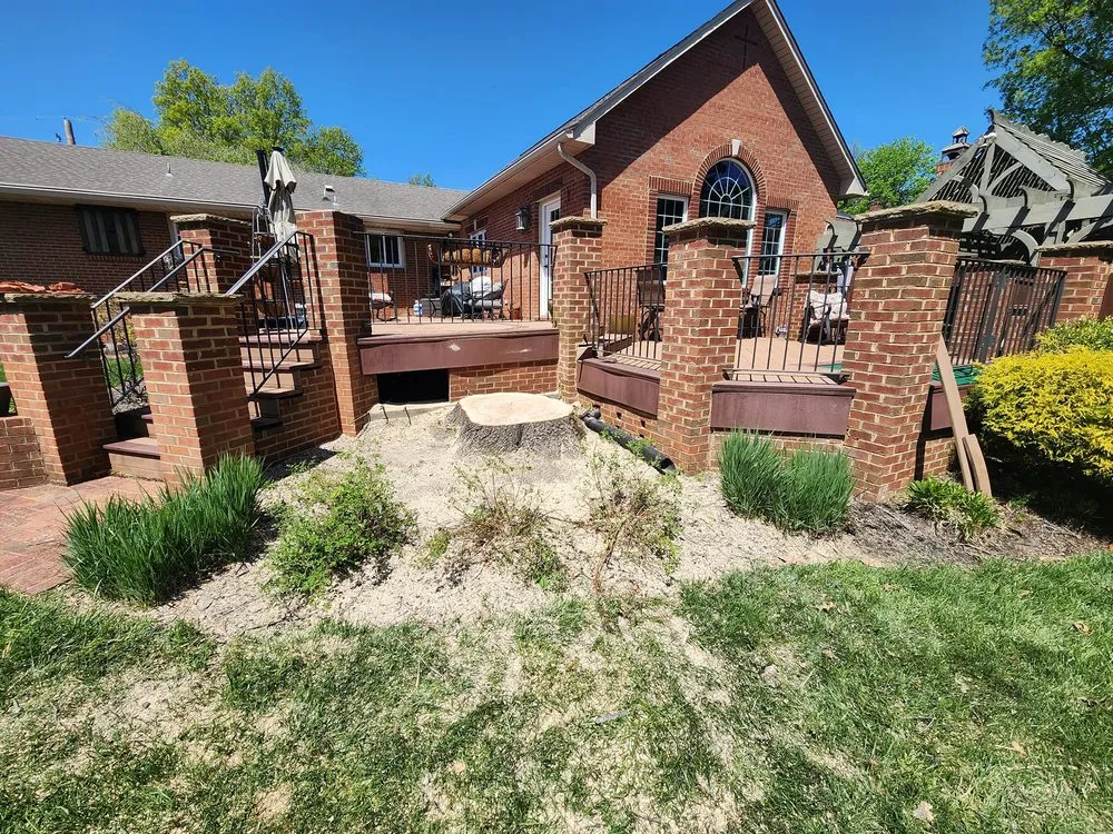 Top-rated lawn care service in Roanoke, VA by J&J Treewackers