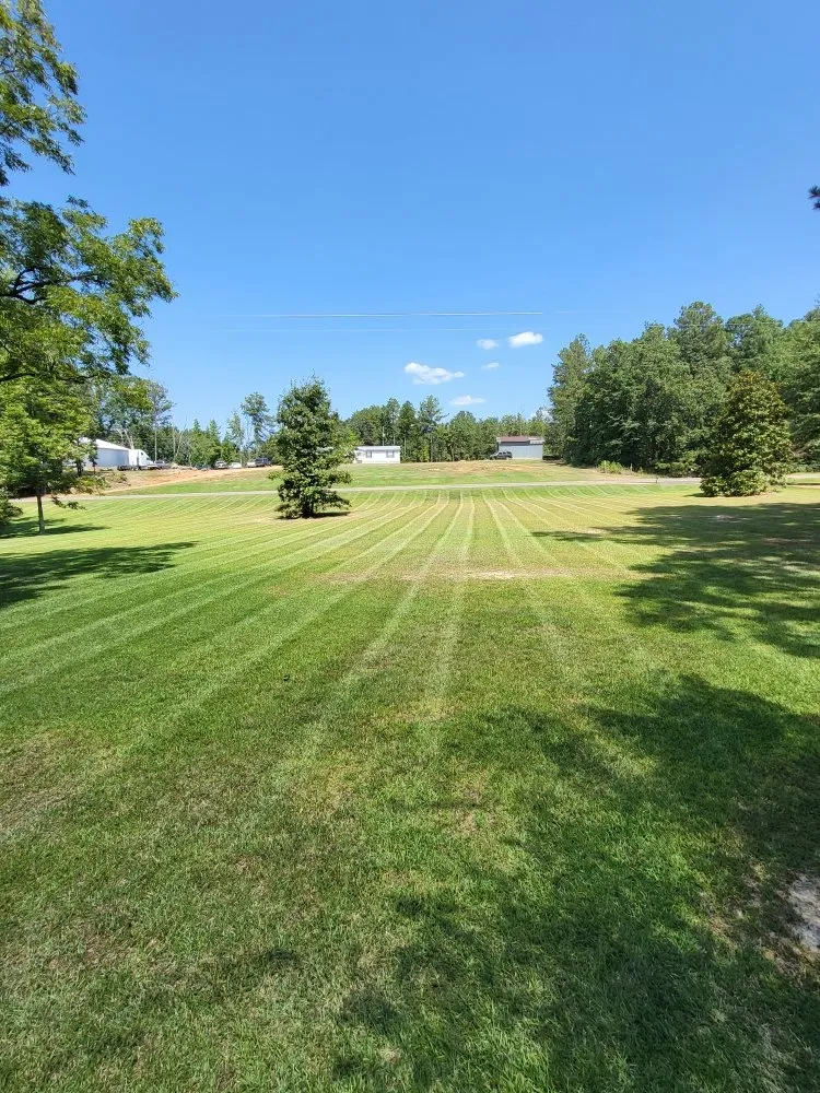 Trusted lawn mowing service in Kosciusko, MS - J&J Trim and Spray