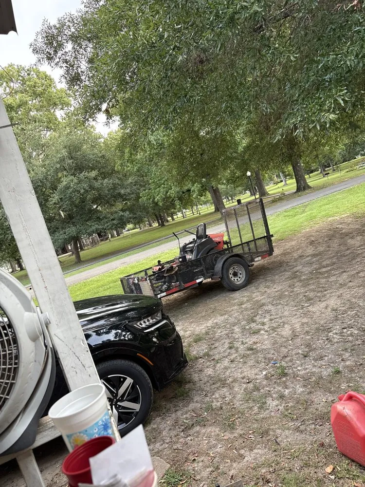 Local residential landscaping in Oak Grove, LA - J&J Yards Service