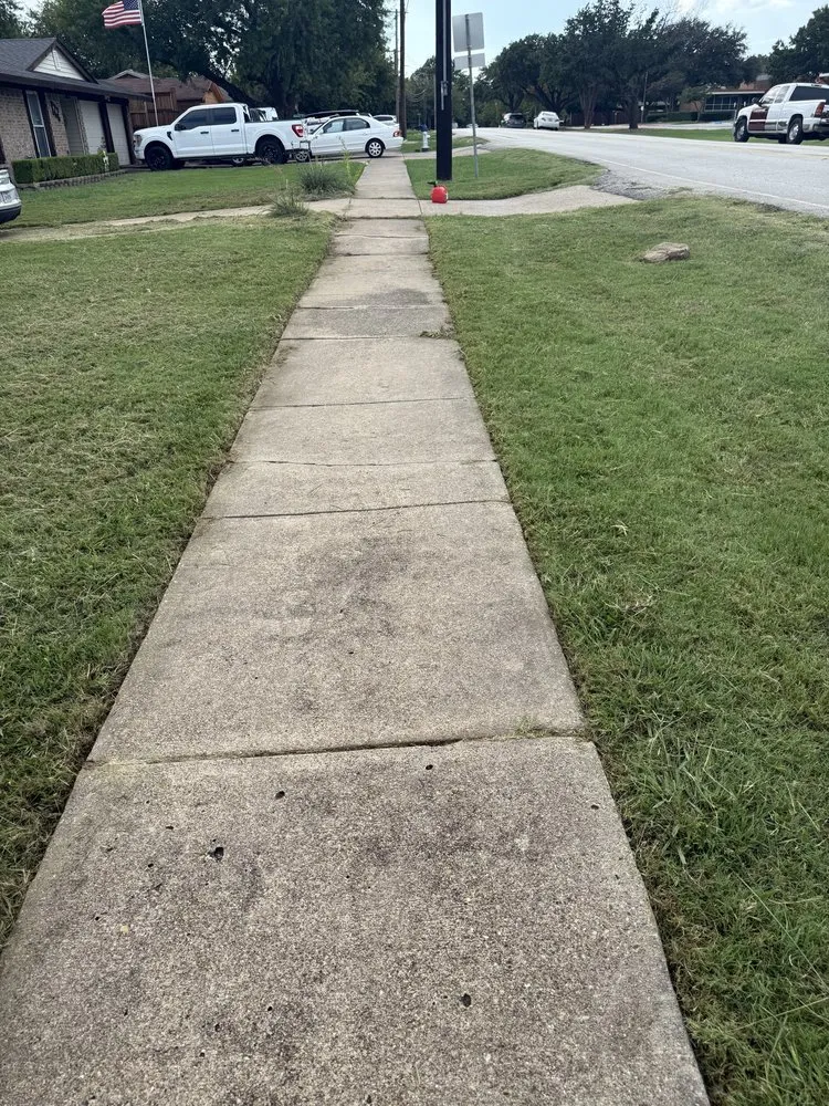 Affordable lawn mowing service near you in Dallas, TX by JJC DFW Lawn Care Services