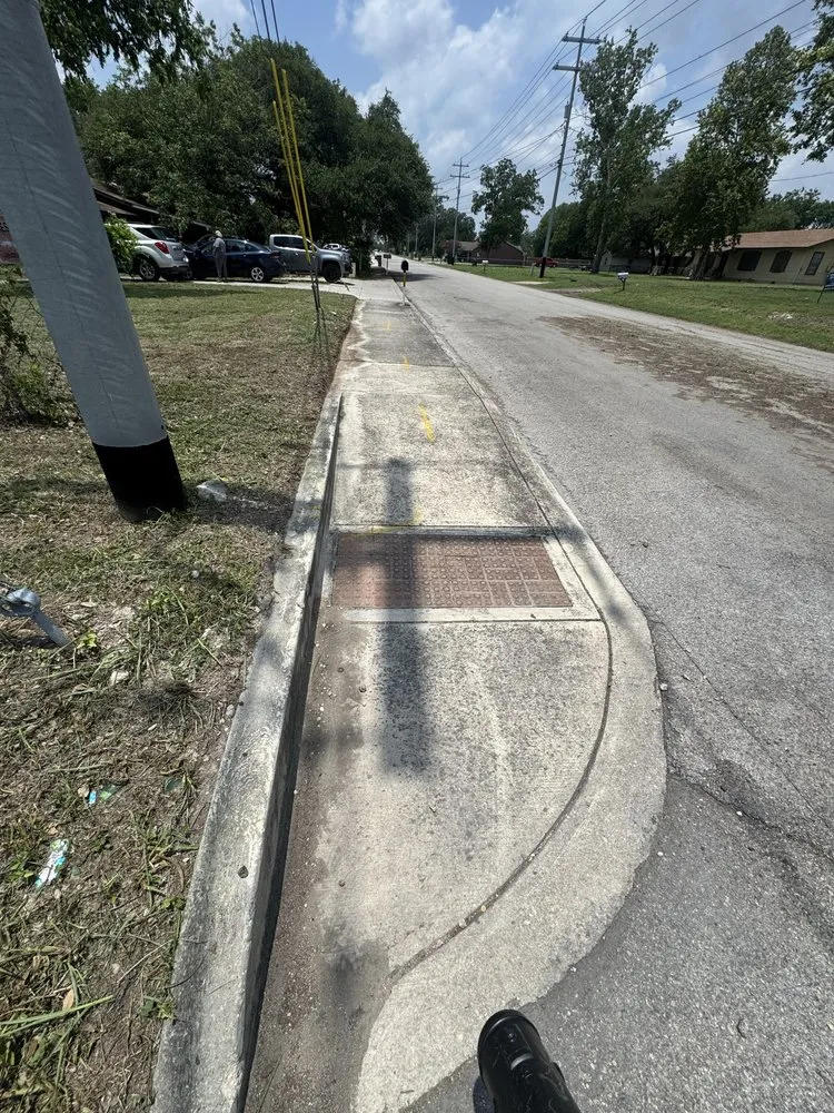 Reliable yard maintenance for year-round maintenance across Seguin, TX - JJJRich Servicing