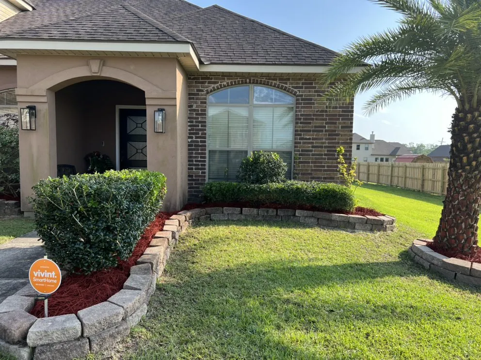 Local lawn care service with custom design in Westwego, LA by JJL LANDSCAPING & Tree Services