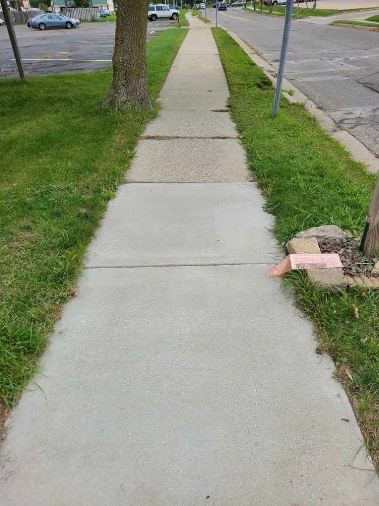 Expert lawn care service experts serving Lansing, MI - Jjr Lawn Care