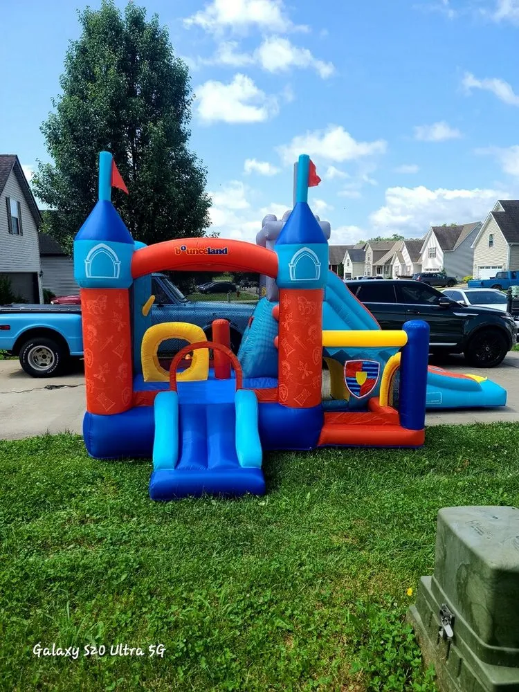 Expert lawn care service in Clarksville, TN - JJ's Lawn & Bouncy House Service's