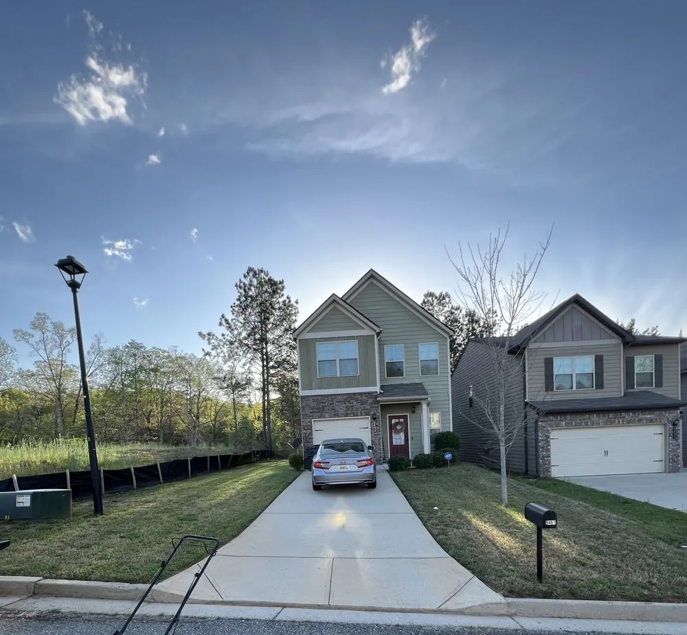 Reliable yard cleanup service in Atlanta, GA by JJs Lawn Care Atl