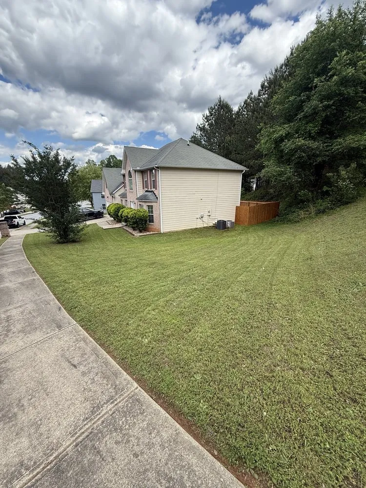 Reliable garden landscaping for beautiful yards across Atlanta, GA - JJs Lawn Care Atl