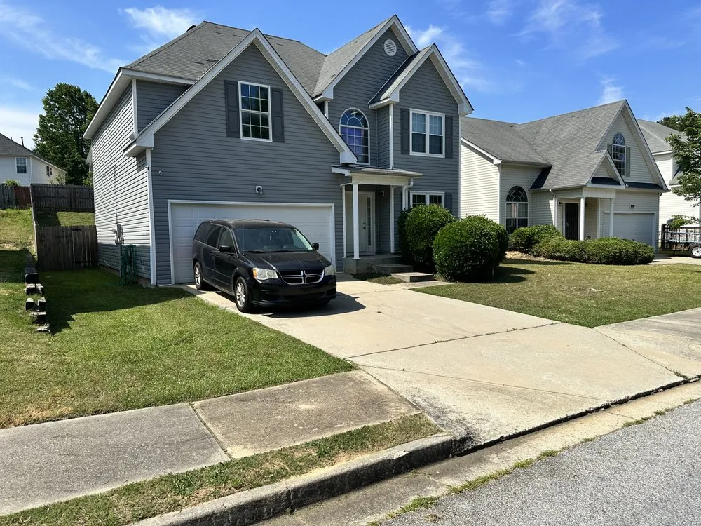 Top-rated yard maintenance in Atlanta, GA - JJs Lawn Care Atl