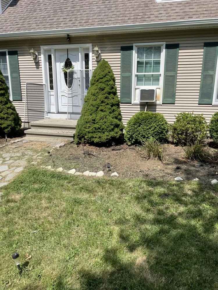 Professional yard maintenance in Waterford, CT - JJs Lawn Care