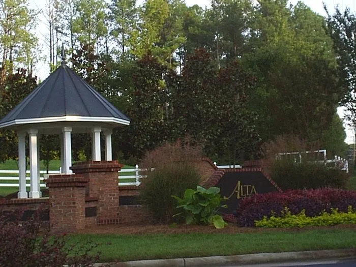 Affordable outdoor landscaping experts serving Deerfield Beach, FL - JJS Lawncare & Landscaping