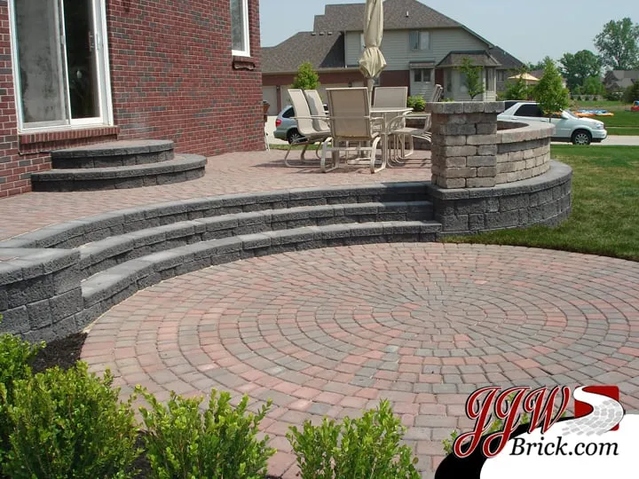 Expert garden landscaping in Macomb, MI by JJW Brick