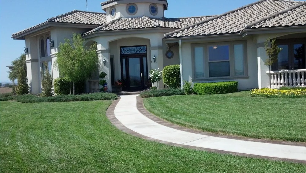 Affordable landscape design in San Miguel, CA by JK Landscape Maintenance
