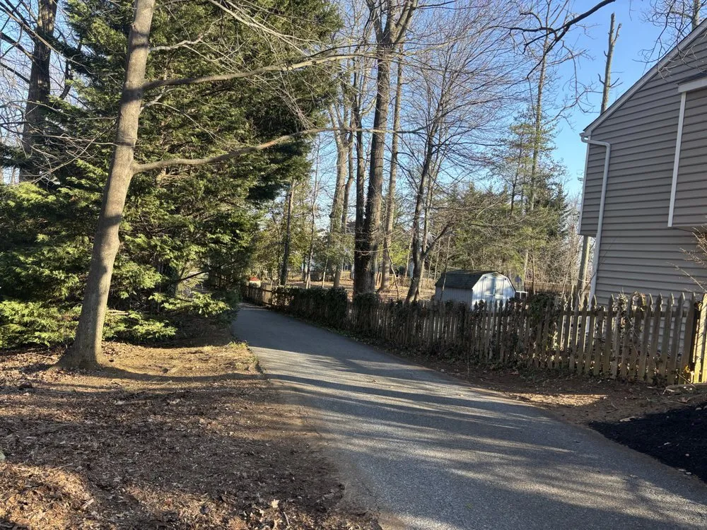 Local yard cleanup service for homes across Edgewater, MD - Jk Service Landscaping