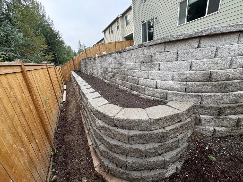 Professional yard maintenance for year-round maintenance in Seattle, WA by JKD Landscapey Contruccion