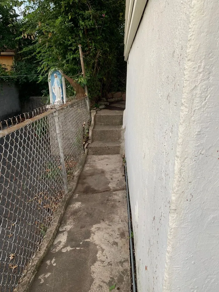 Local landscape installation in Fort Lee, NJ - JKPOH Building Exterior And Landscape