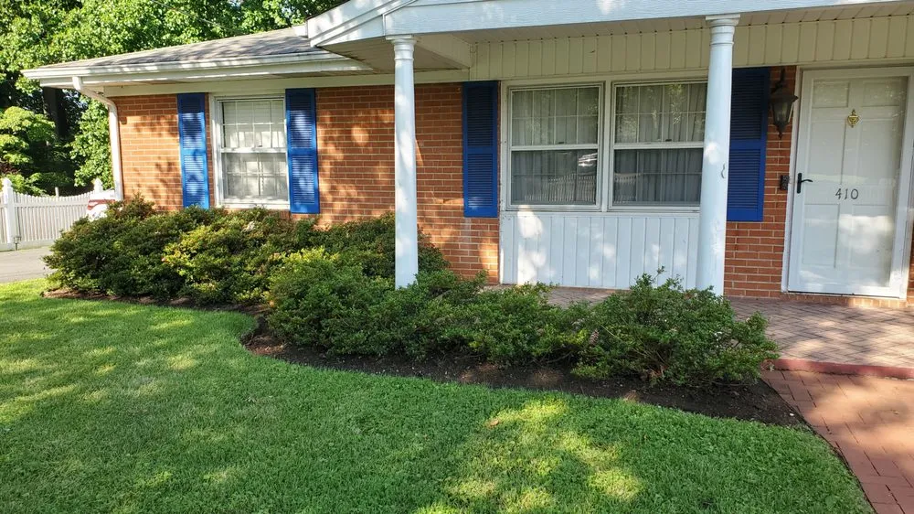 Affordable outdoor landscaping for residential properties in Forest, VA by JL Handy Pro