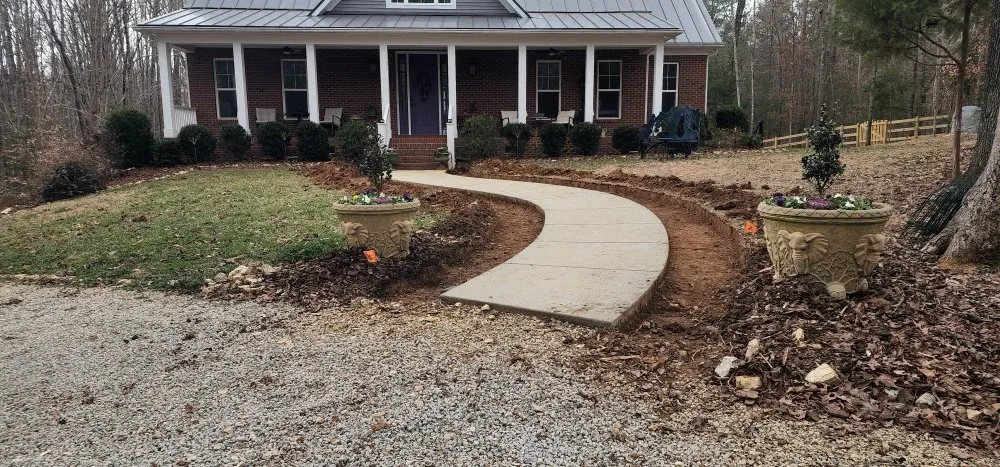 Local yard maintenance experts serving Charlotte, NC - JL Landscaping