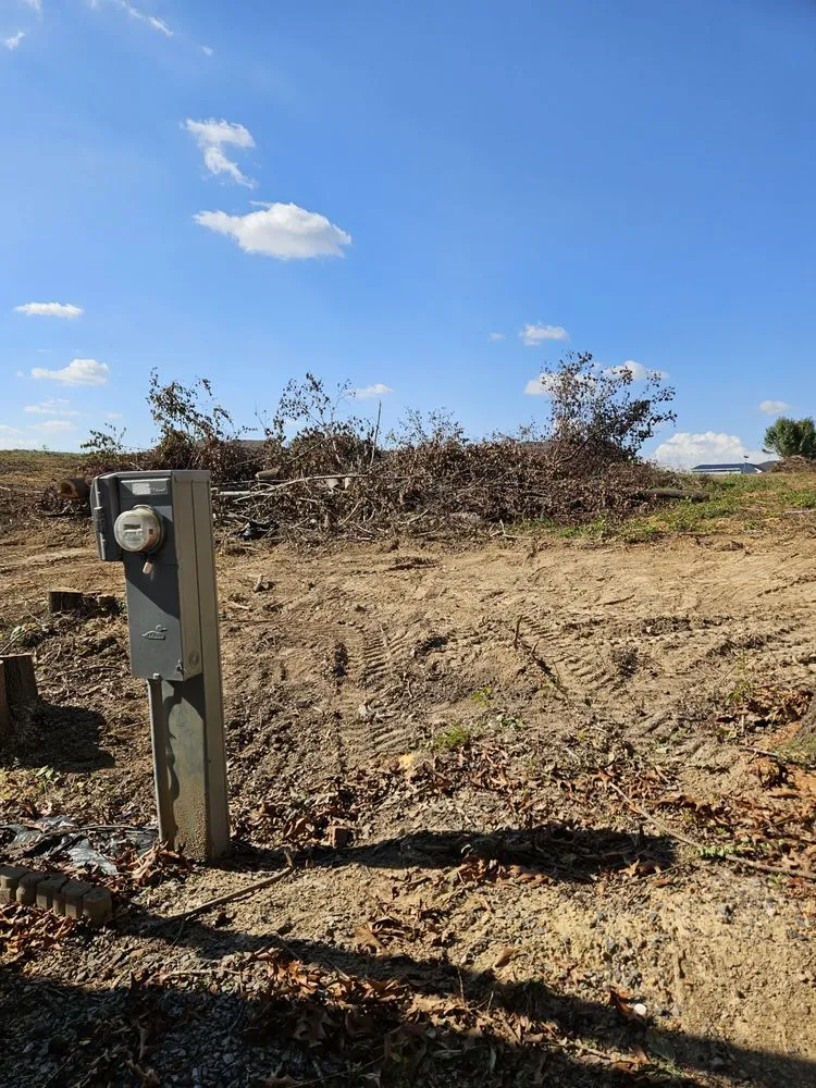 Custom yard cleanup service in Tazewell, VA by J&L Landscaping