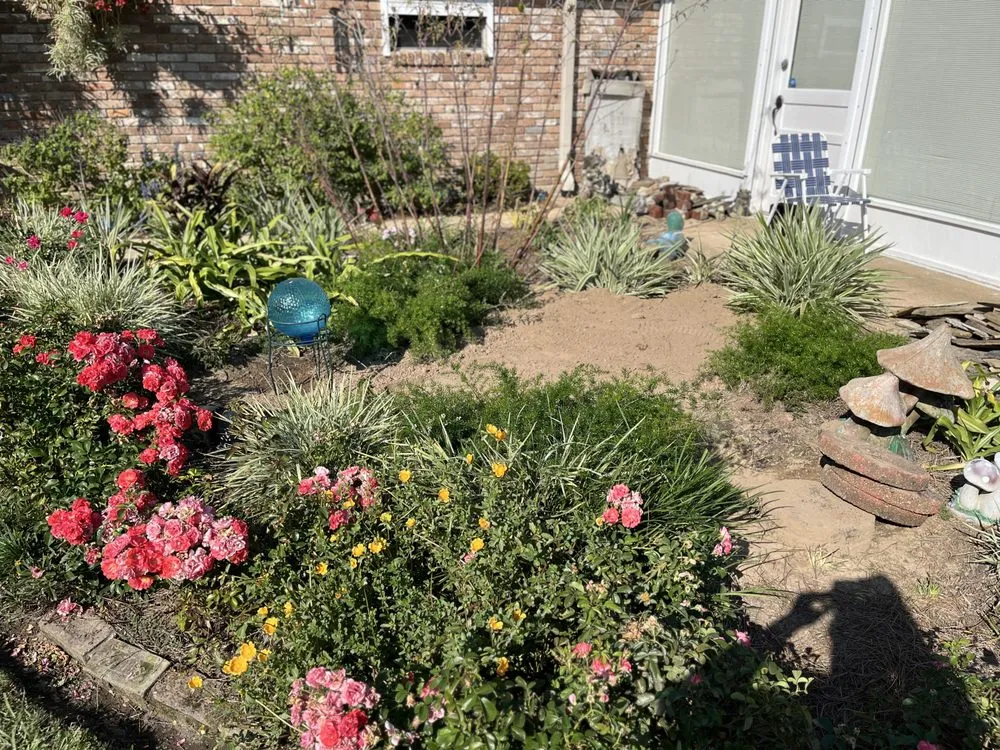 Affordable landscape design for homes in Leesville, LA by J&L Lawn Service & More