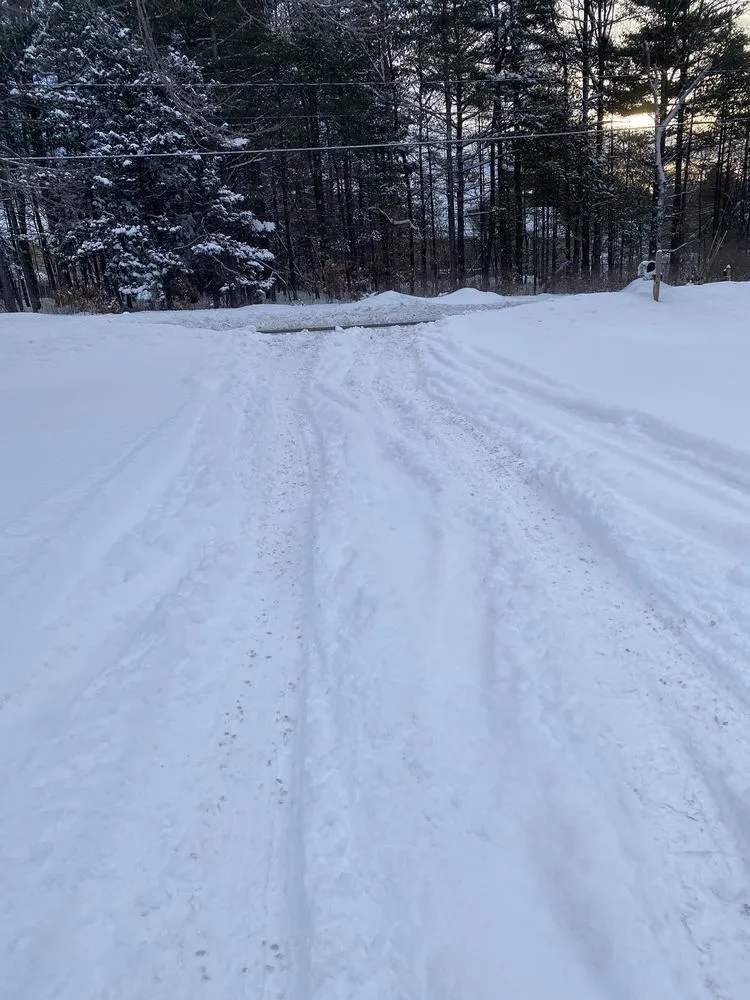 Expert lawn mowing service in Queensbury, NY - J&l mowing and snow removal