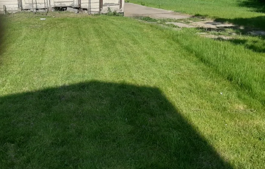 Professional lawn care service in Queensbury, NY - J&l mowing and snow removal