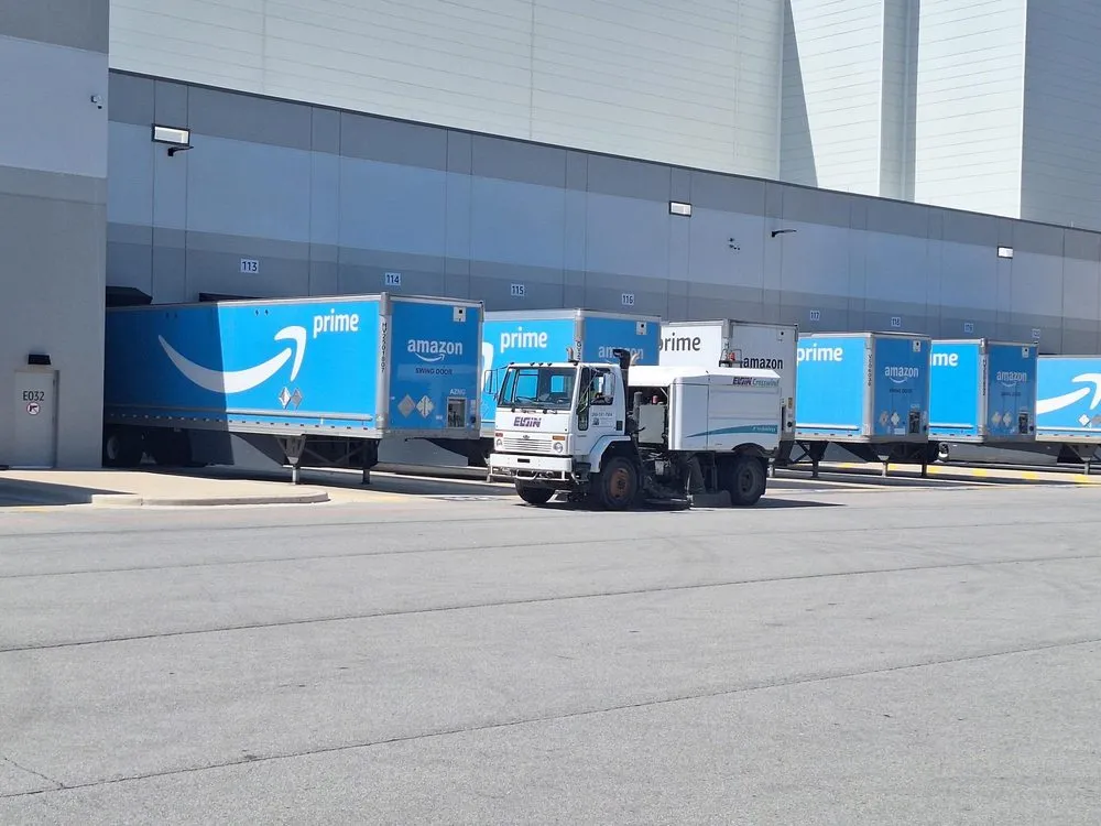 Custom lawn mowing service in Fort Wayne, IN - JL Oetting Services