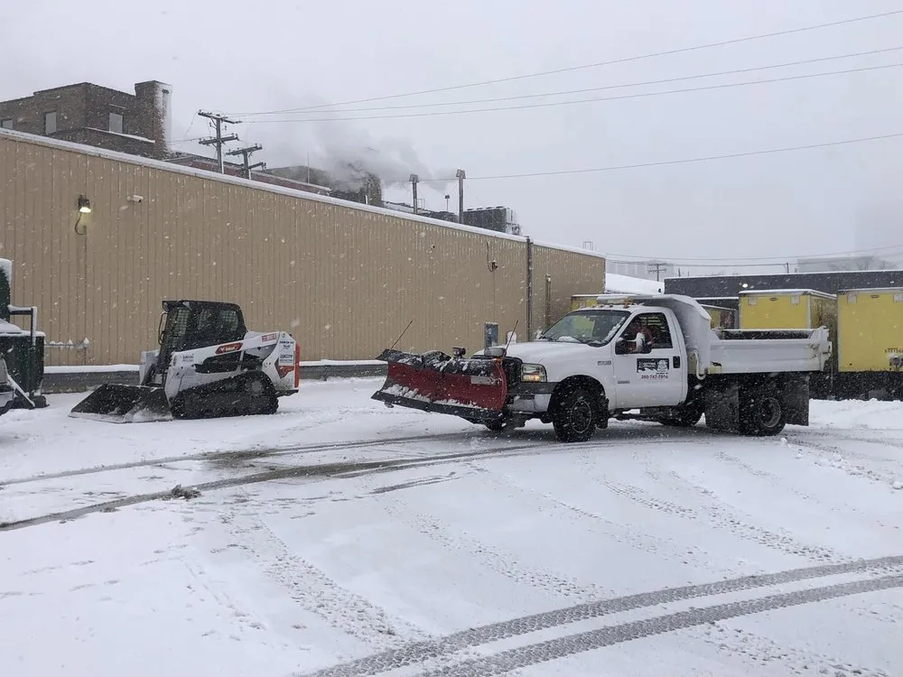 Expert garden landscaping in Fort Wayne, IN by JL Oetting Services