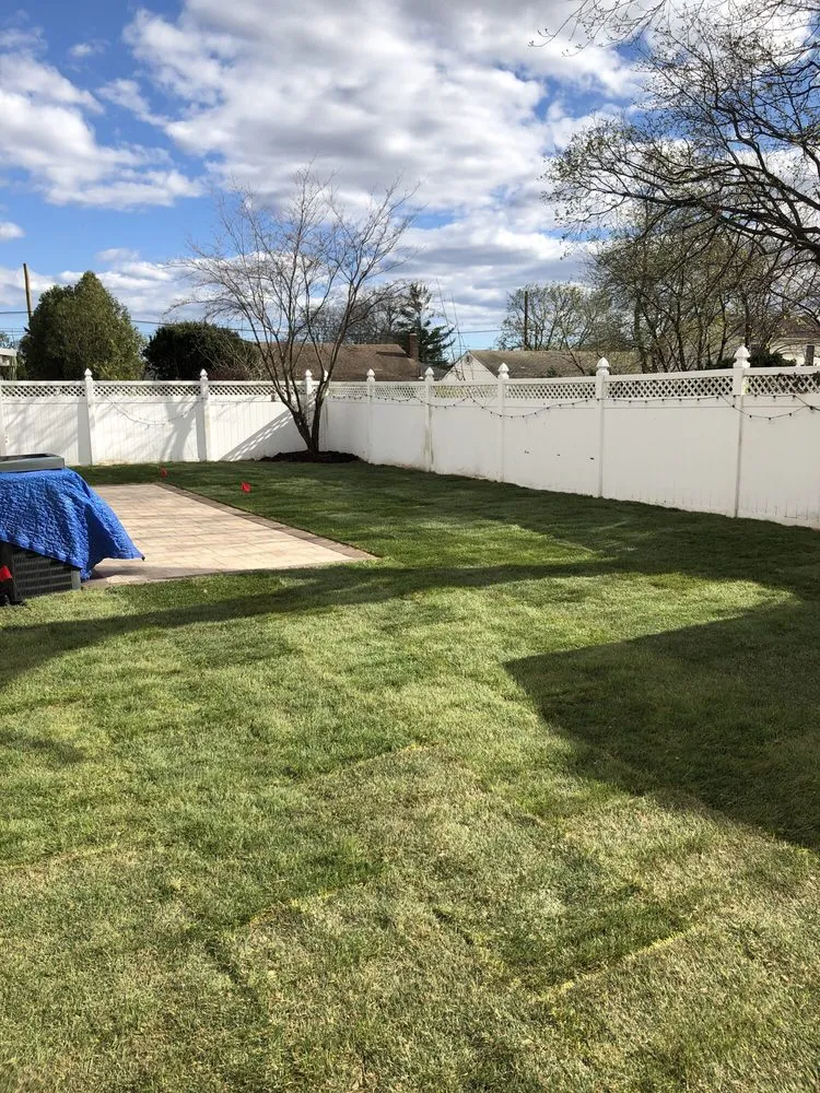 Professional yard cleanup service experts serving East Meadow, NY - JL Posillico landscaping