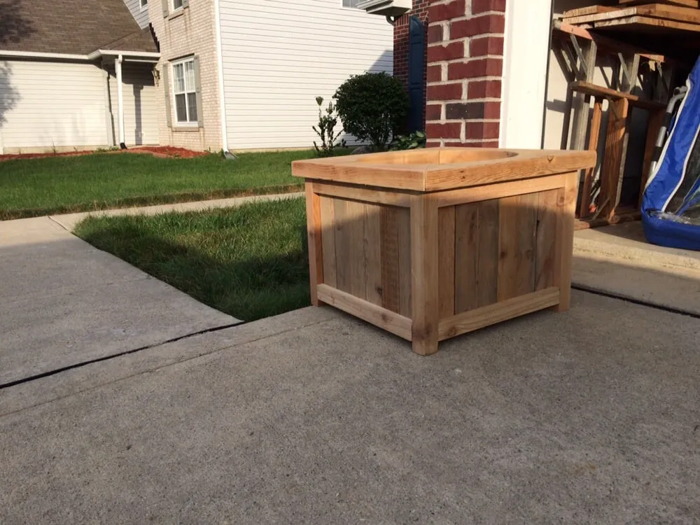 Top-rated landscaping services for year-round maintenance in Indianapolis, IN by JL Woodscapes