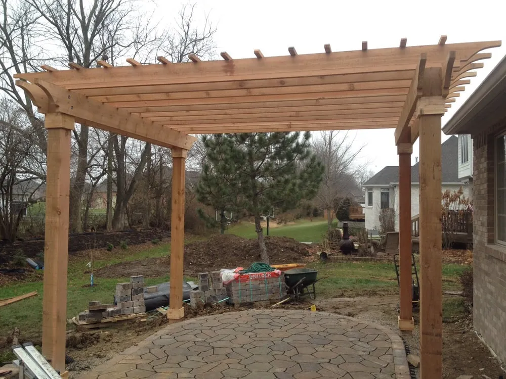 Professional garden landscaping for beautiful yards across Indianapolis, IN - JL Woodscapes