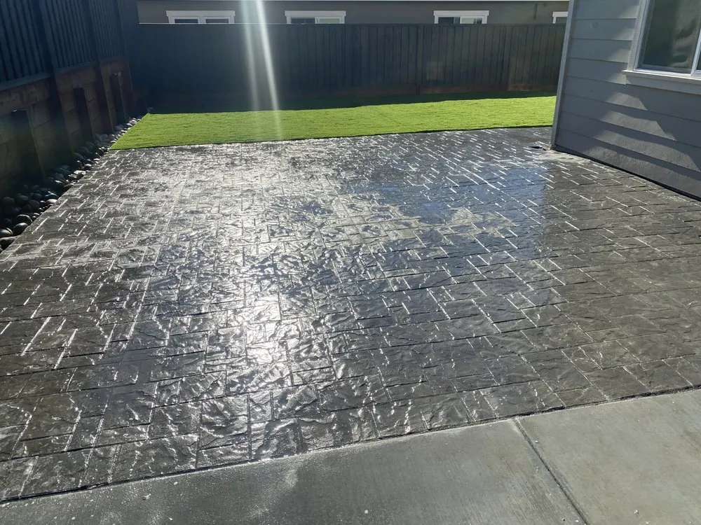 Local yard cleanup service in Santa Rosa, CA by JLA LANDSCAPING